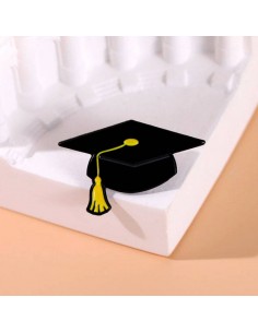 PIN GRADUACIoN BIRRETE AMARILLO Regalos Graduaciones