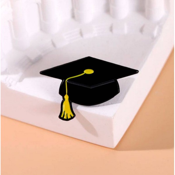 PIN GRADUACIoN BIRRETE AMARILLO Regalos Graduaciones